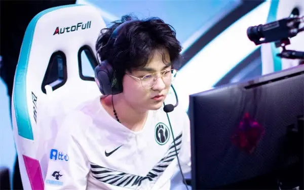 KAIYUN-包含Karsa在西班牙队比赛中大比分获胜，出色发挥引发热议！热度持续攀升的词条