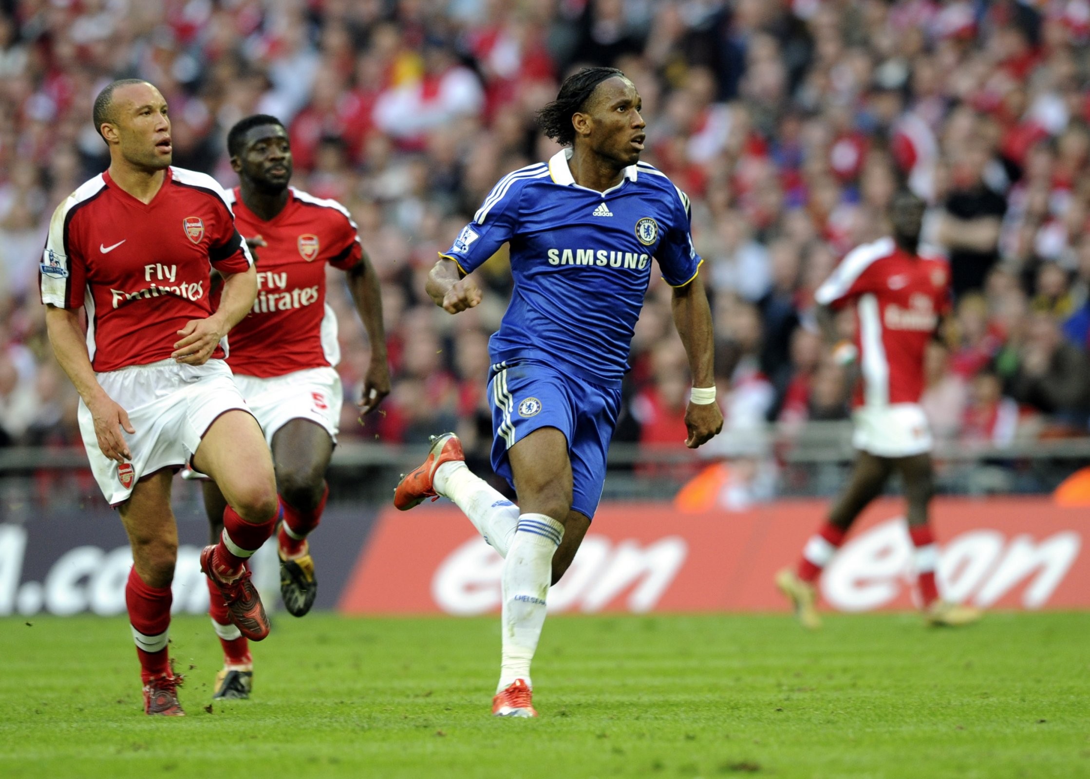 KAIYUN-关于德罗巴回归赛场，连败首场状态亮眼，雄鹿观众沸腾！的信息